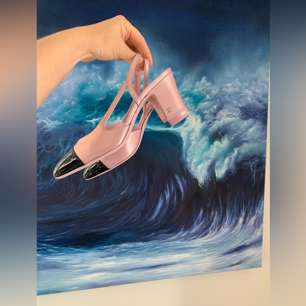 NIB Chanel Coco Beach 24M Classic Slingbacks Metallic Pink CC Logo size 38.5